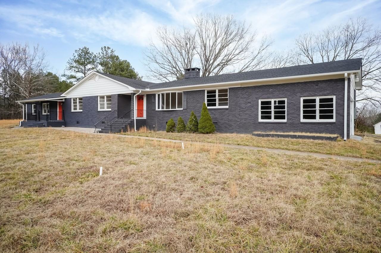 1644 Sims Bridge Rd - Photo 2 of 31