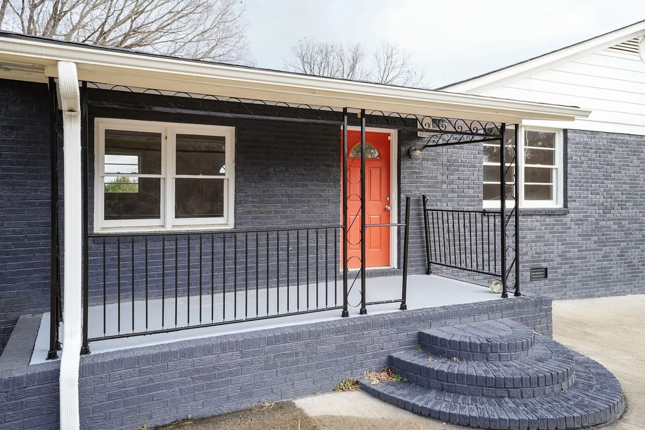 1644 Sims Bridge Rd - Photo 3 of 31