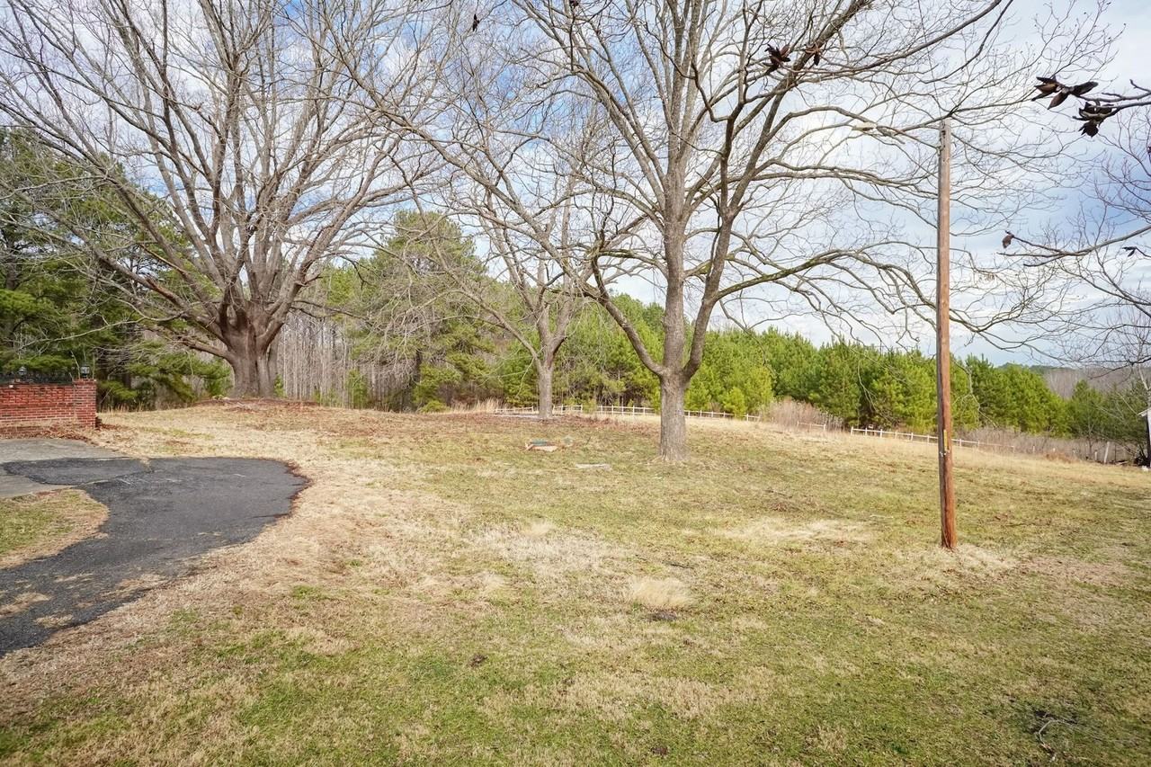 1644 Sims Bridge Rd - Photo 6 of 31