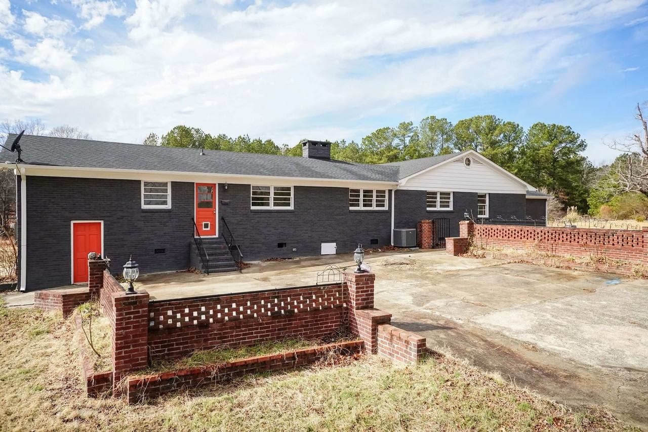 1644 Sims Bridge Rd - Photo 7 of 31