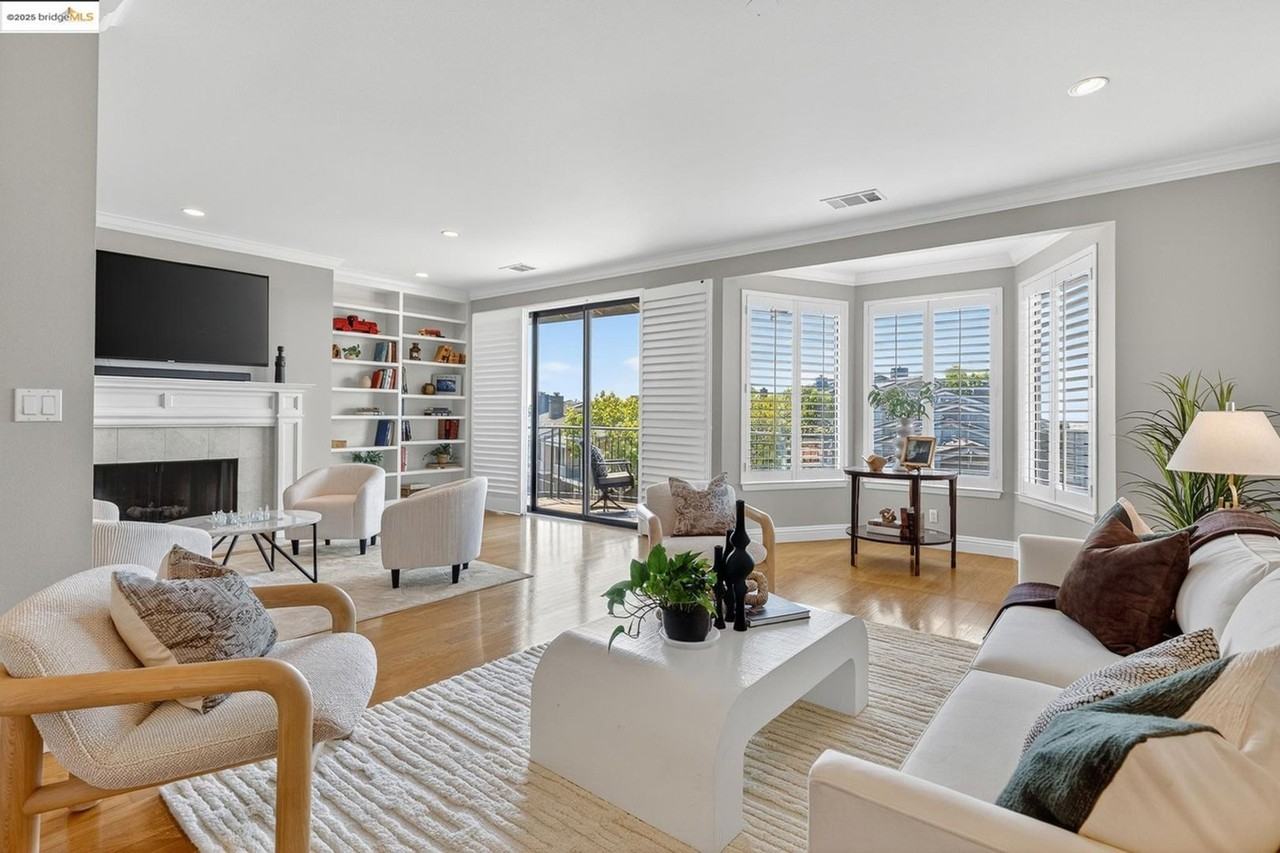 64 Schooner Hl - Photo 4 of 50