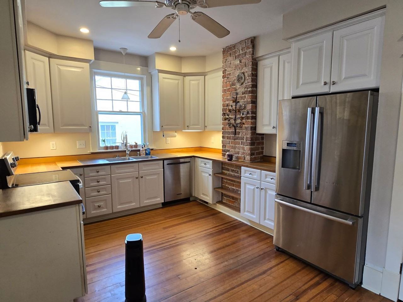 203 N Granville St - Photo 3 of 19