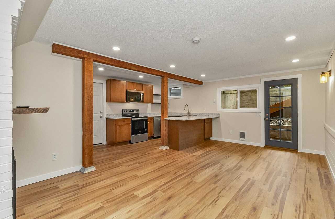 1110 10th St - Photo 7 of 17