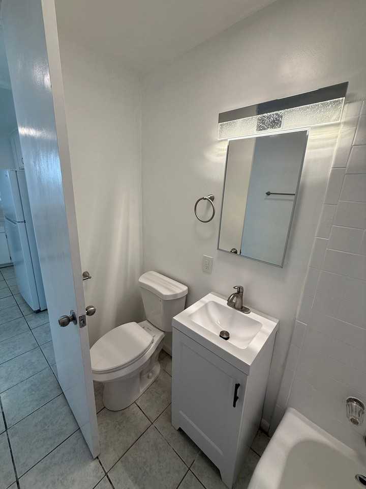 12008 Sycamore St - Photo 4 of 21