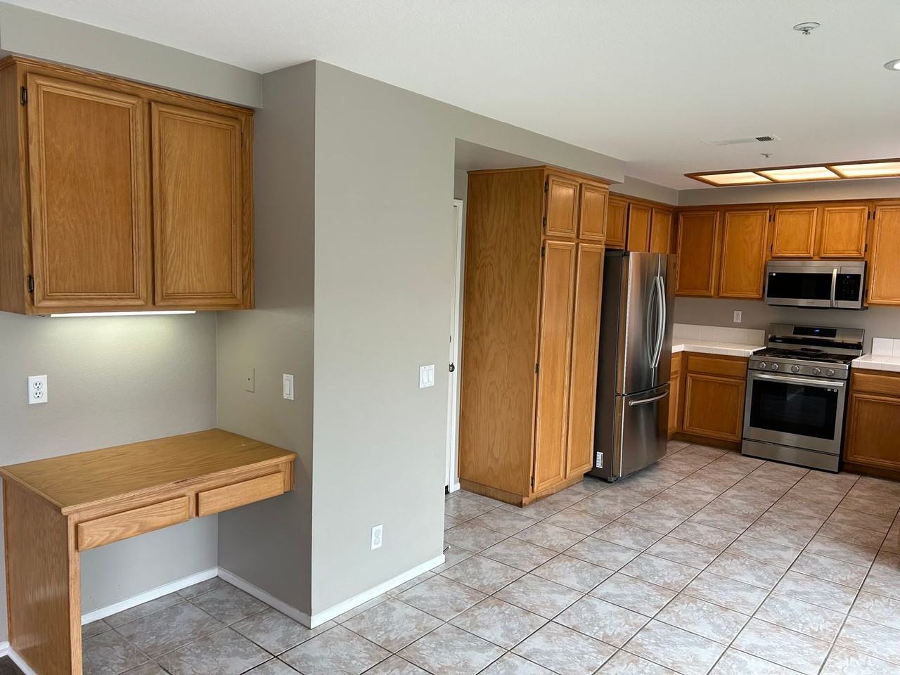 256 S Linhaven Cir - Photo 7 of 20