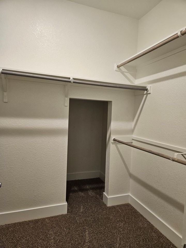 1518 Roseburg Dr - Photo 6 of 18