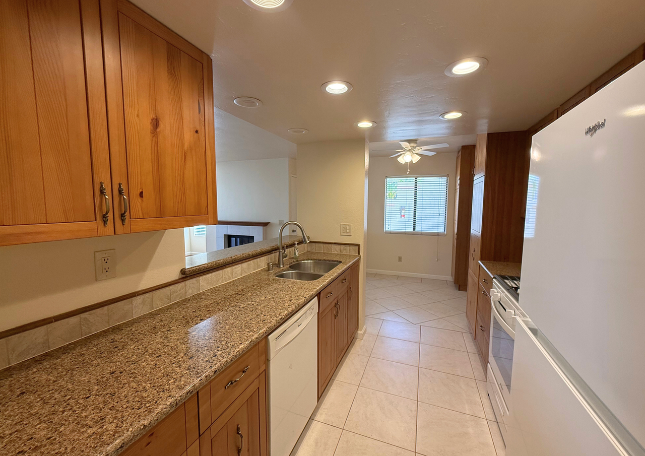 9392 Twin Trails Dr #105 - Photo 7 of 31