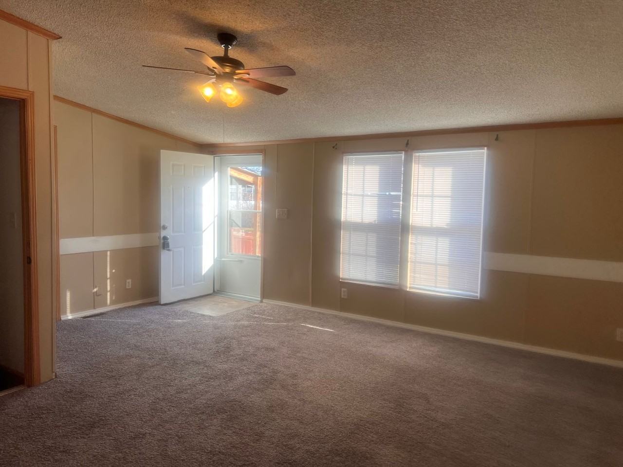 2916 W Savannah Ave - Photo 2 of 23