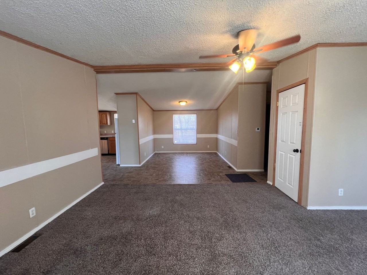 2916 W Savannah Ave - Photo 4 of 23