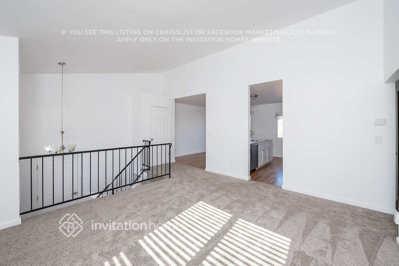 5988 S Odessa Cir - Photo 2 of 17