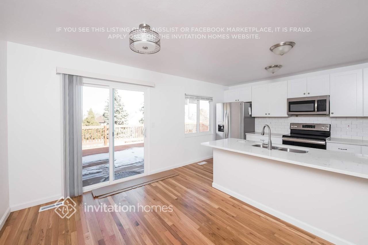 5988 S Odessa Cir - Photo 3 of 17