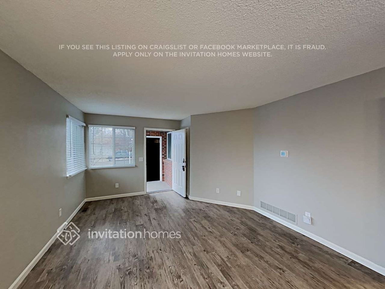 7110 Fenton Cir - Photo 4 of 15