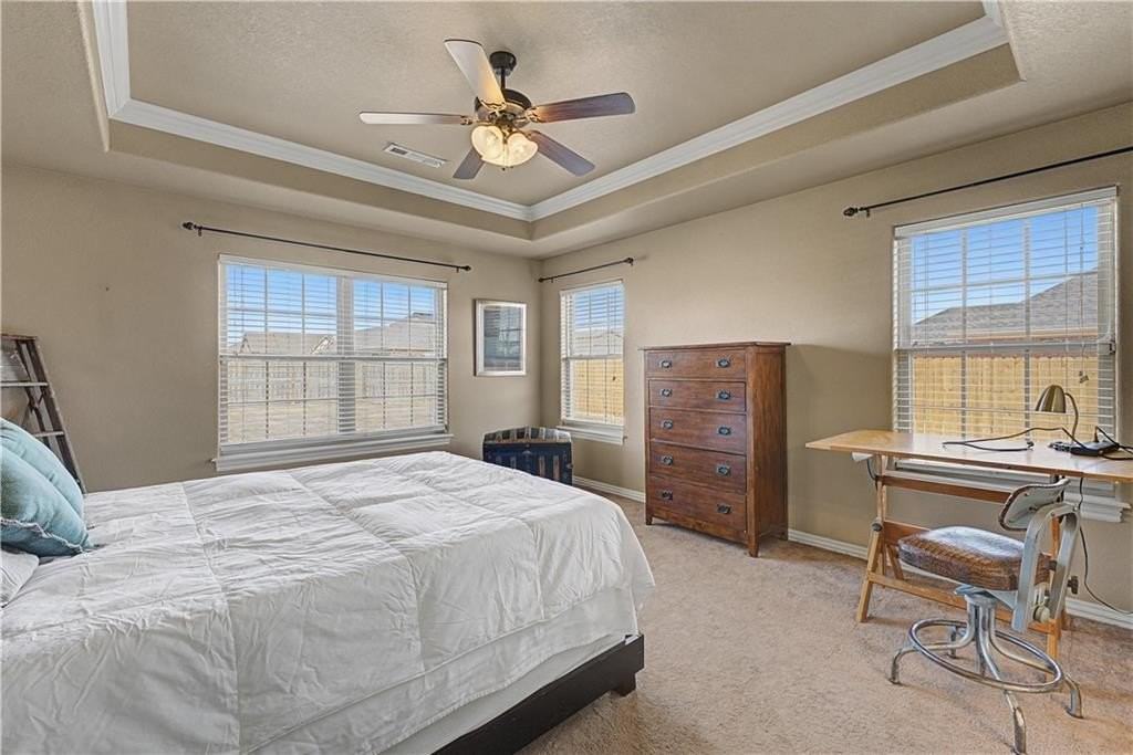 706 Sedgwick Dr - Photo 3 of 22