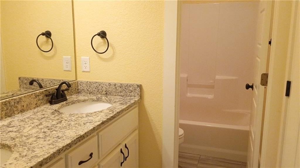 1610 Sweetbriar Way - Photo 5 of 44