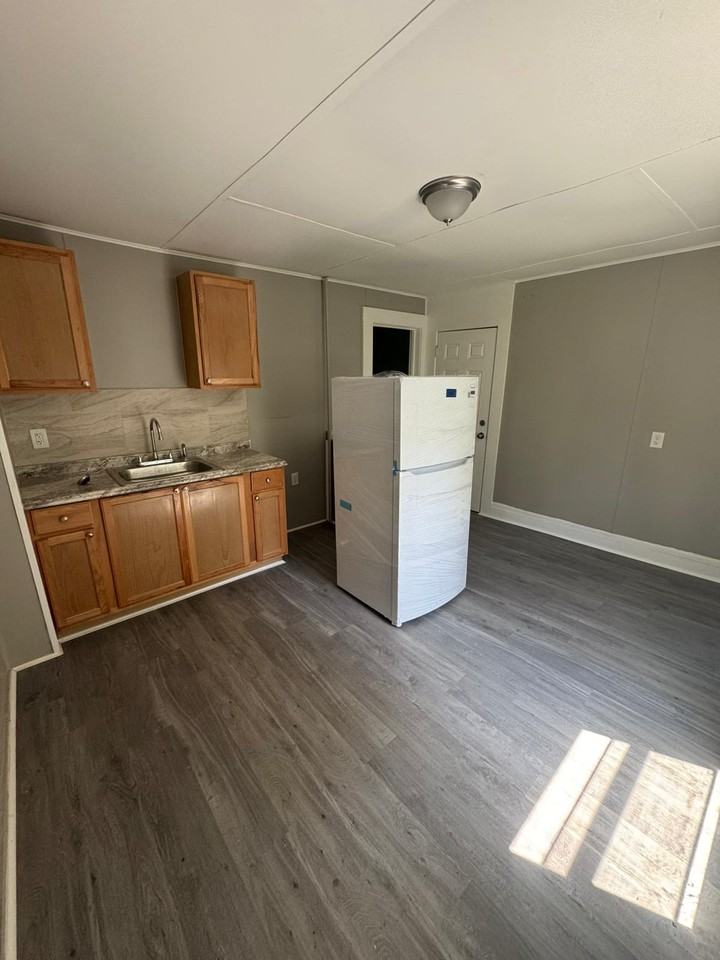 112325 Cannon St #1 - Photo 2 of 3