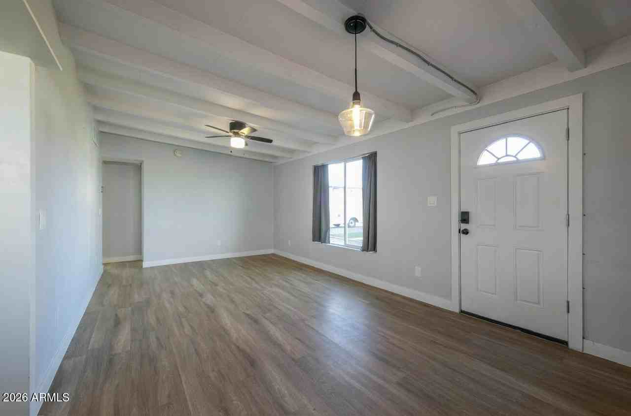 2205 W Cambridge Ave - Photo 5 of 13