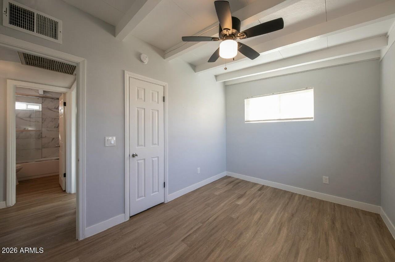 2205 W Cambridge Ave - Photo 7 of 13