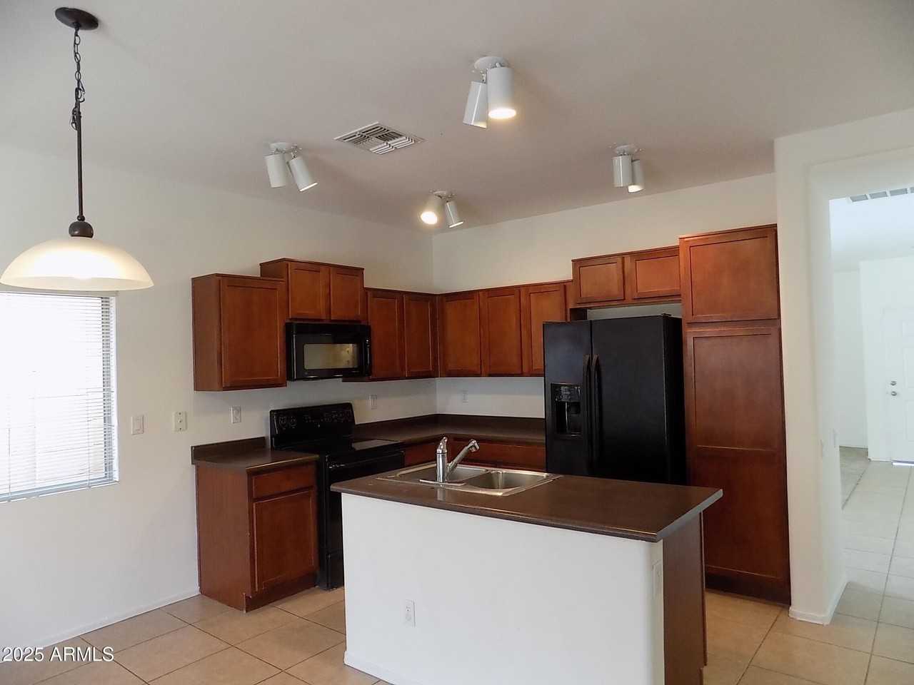 5423 W Shumway Farm Rd - Photo 4 of 21