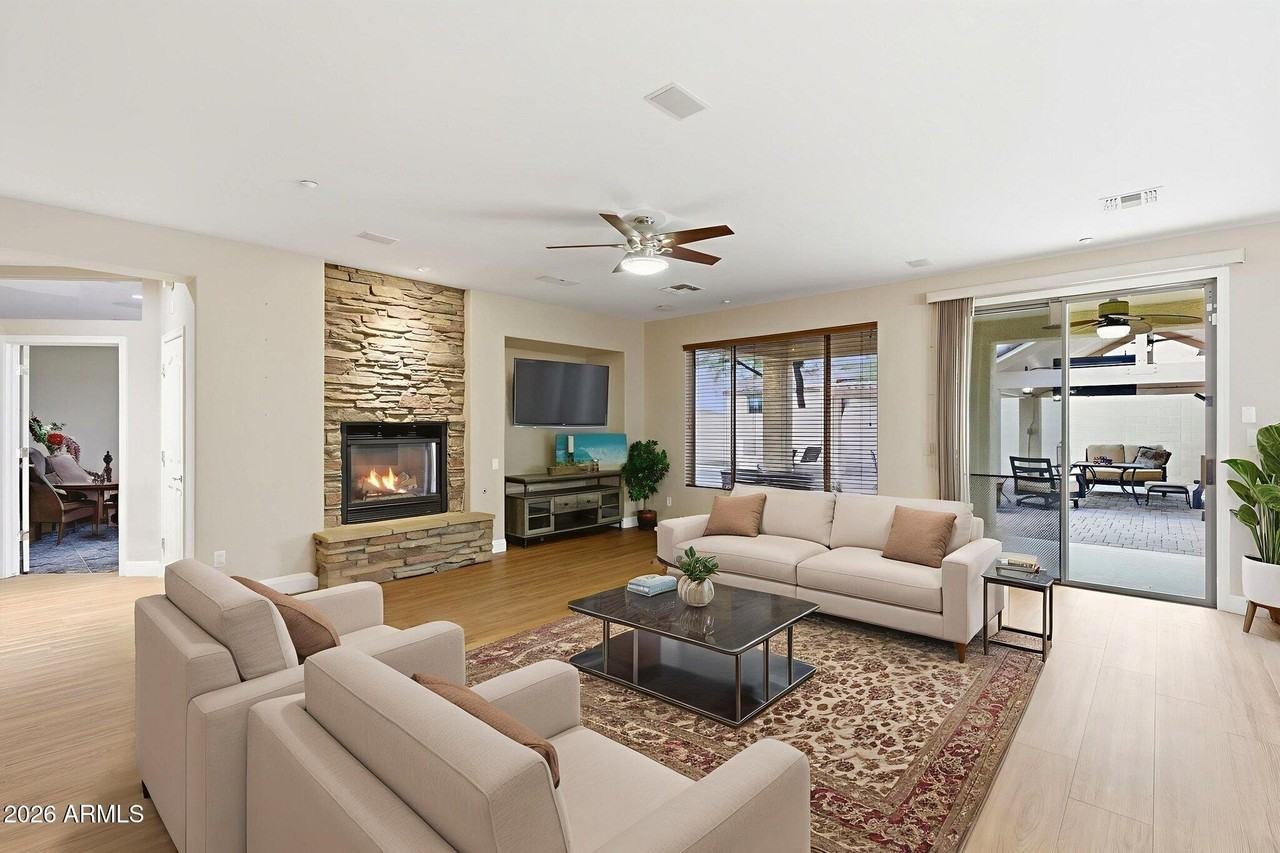 6206 W Buckhorn Trl - Photo 3 of 50