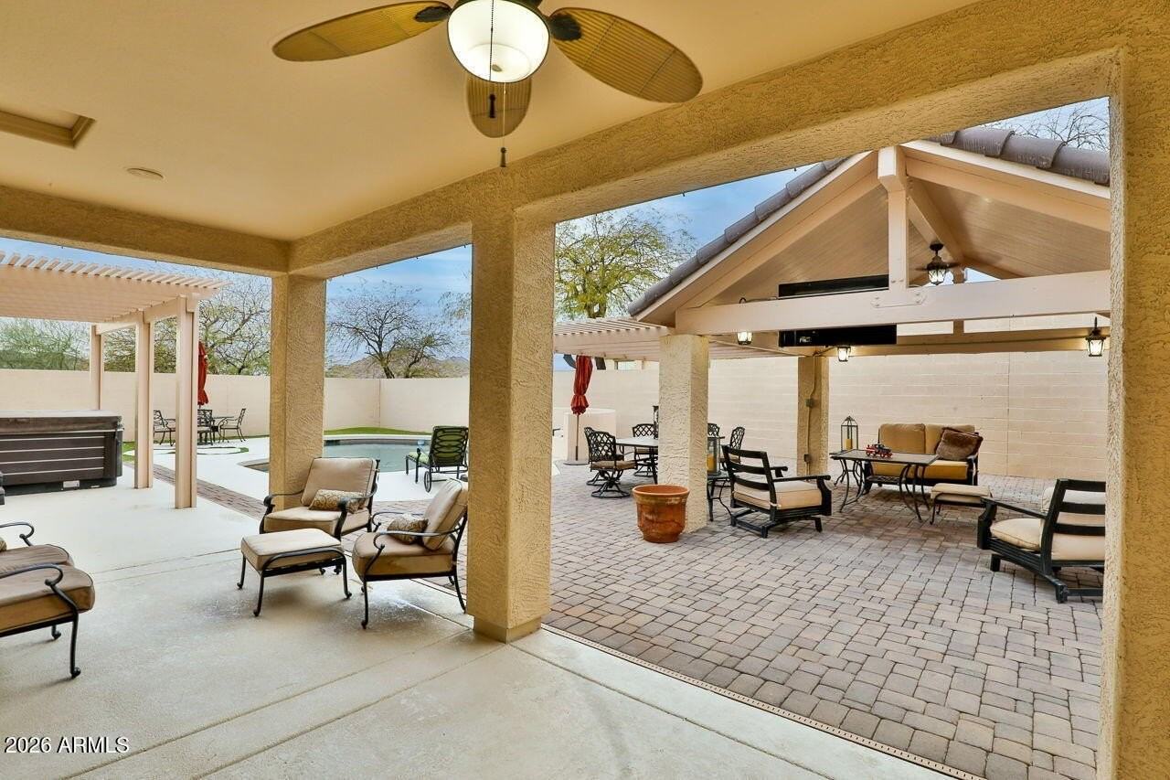 6206 W Buckhorn Trl - Photo 7 of 50