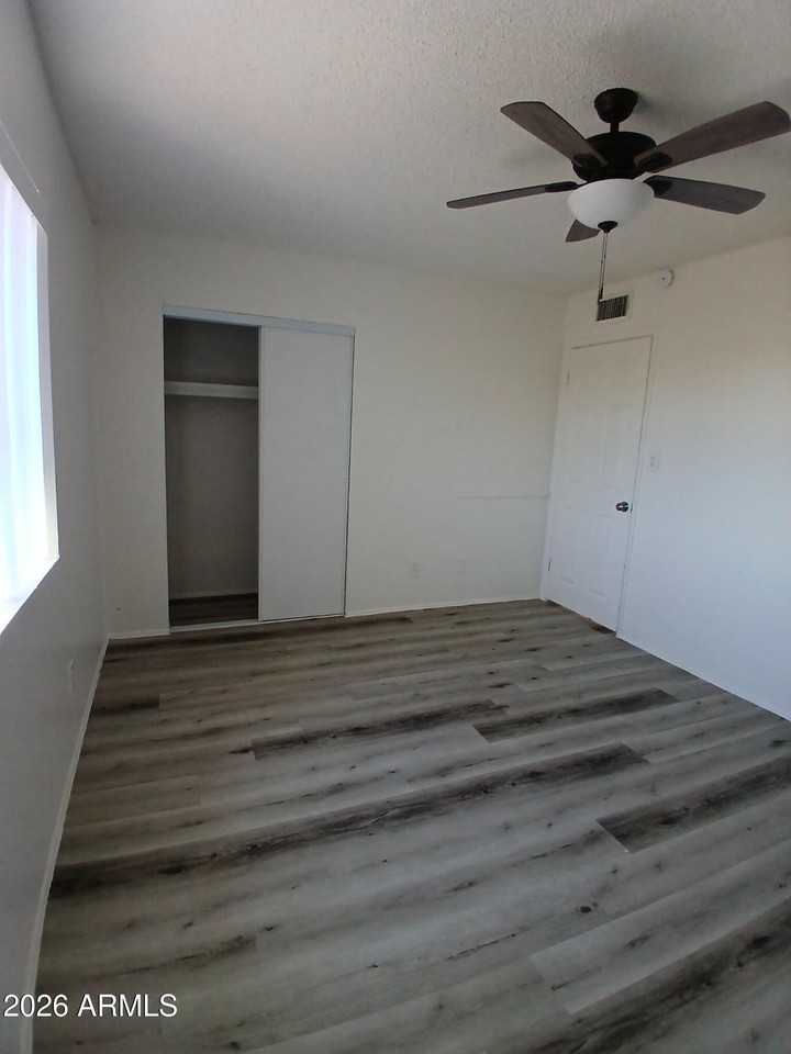 370 W Mohave St Apt 3 #3 - Photo 4 of 6