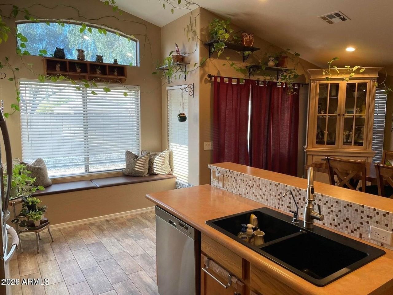 14948 W Maui Ln - Photo 6 of 35