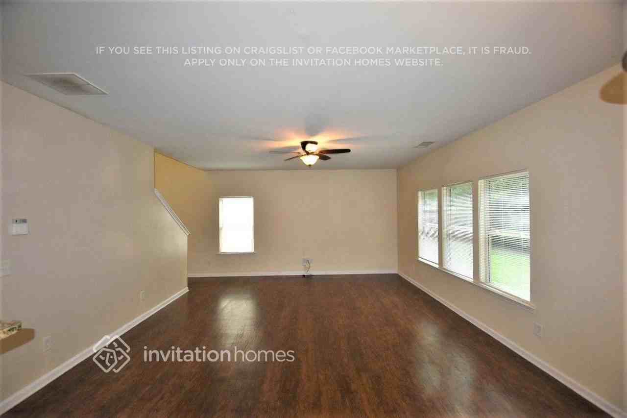 1632 Ewing Farm Dr - Photo 2 of 10