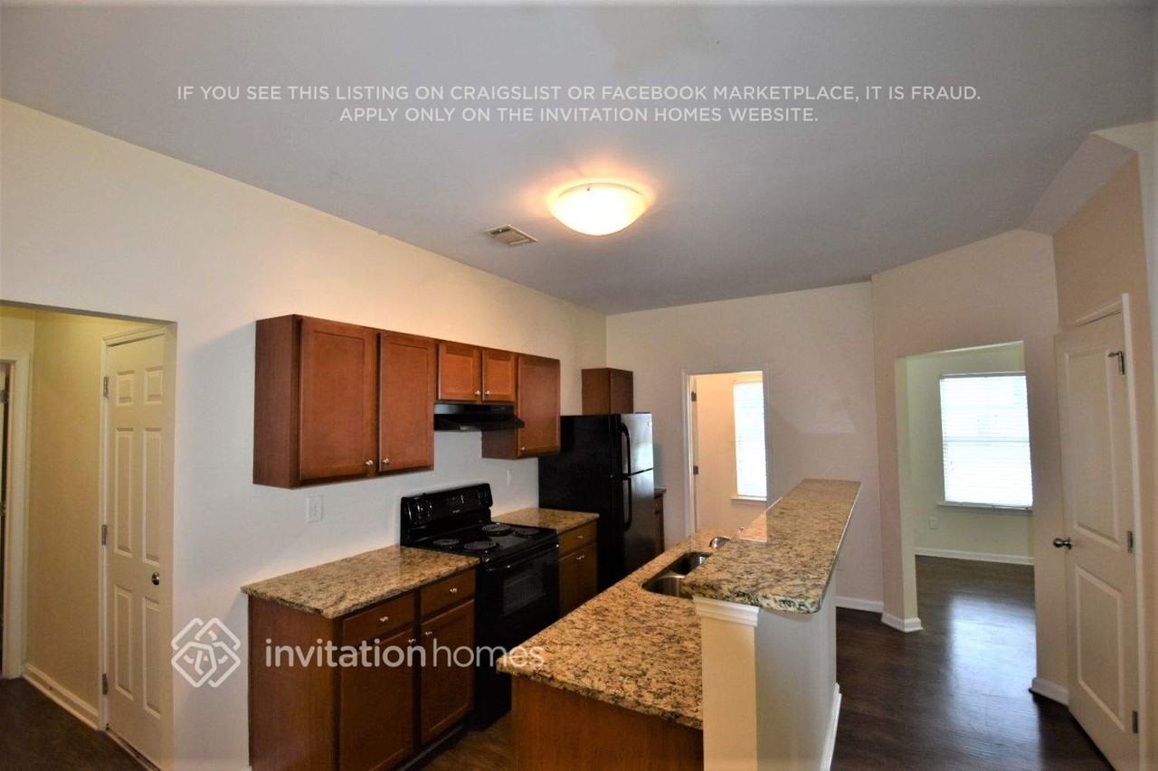 1632 Ewing Farm Dr - Photo 4 of 10