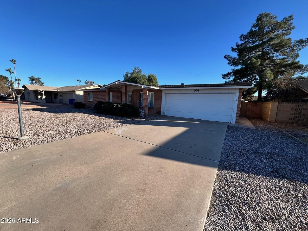 551 W Gail Dr - Photo 2 of 39