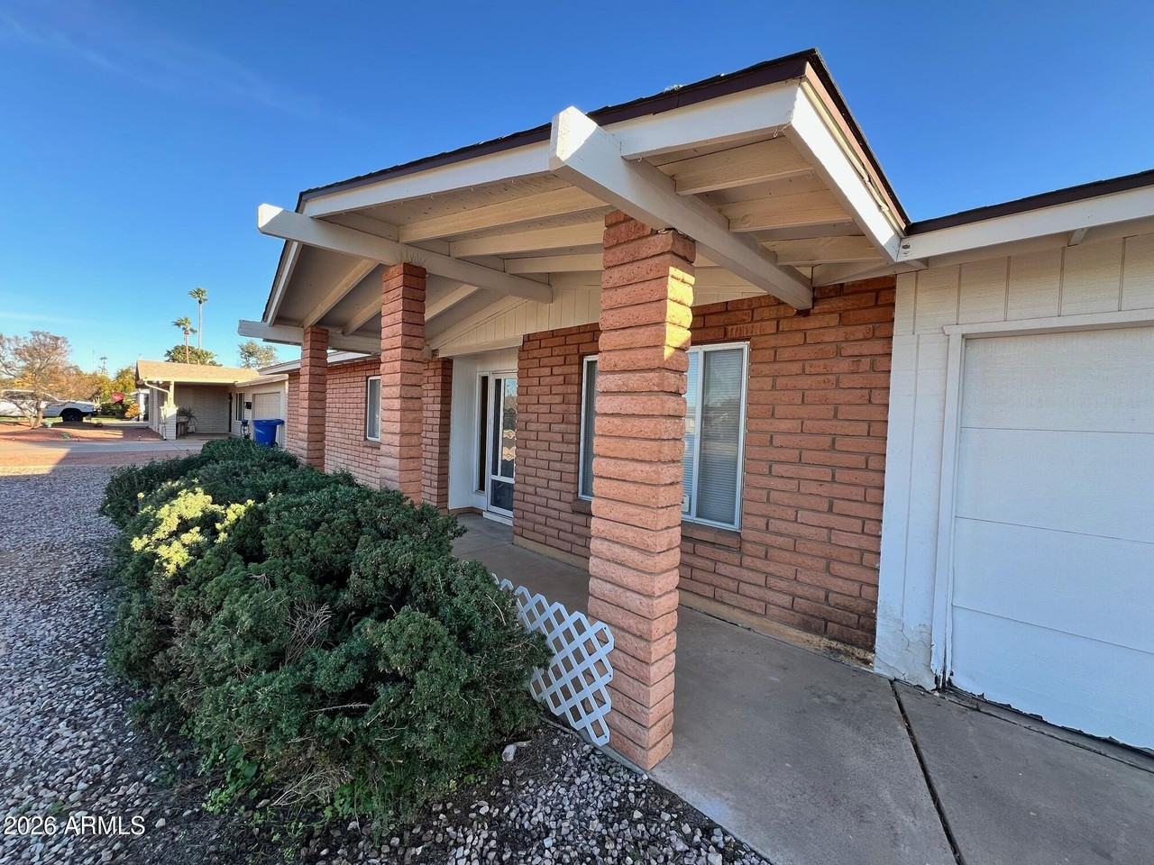 551 W Gail Dr - Photo 3 of 39