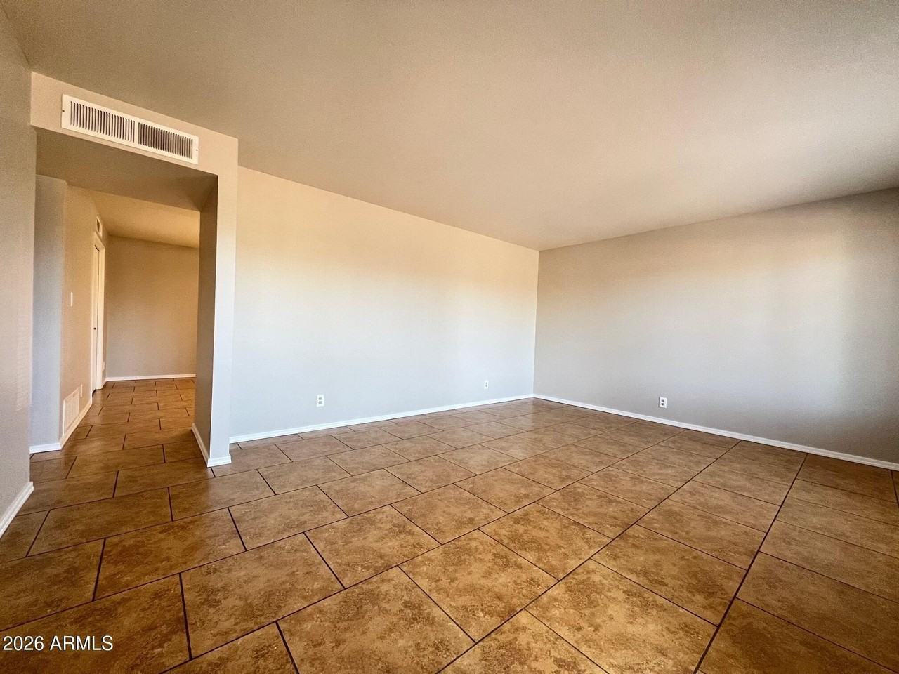 551 W Gail Dr - Photo 6 of 39