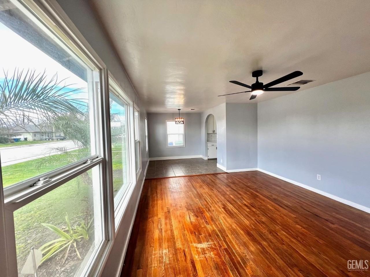 214 Faber St - Photo 5 of 29