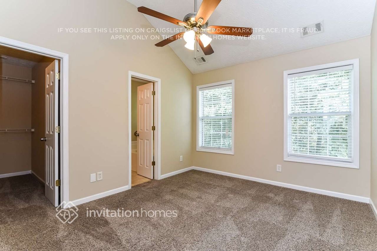 4835 Daintree Ct - Photo 2 of 8