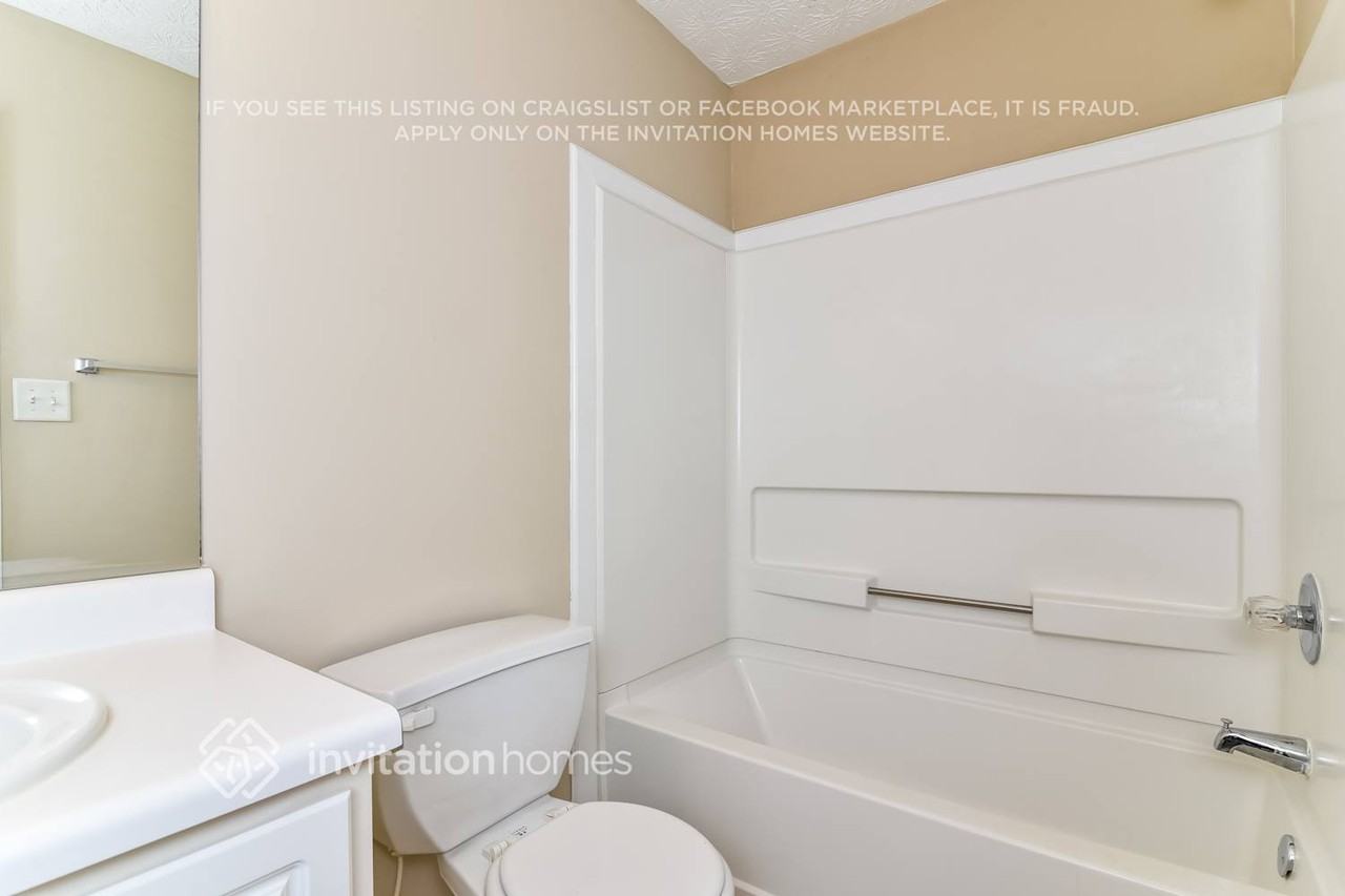 4835 Daintree Ct - Photo 4 of 8