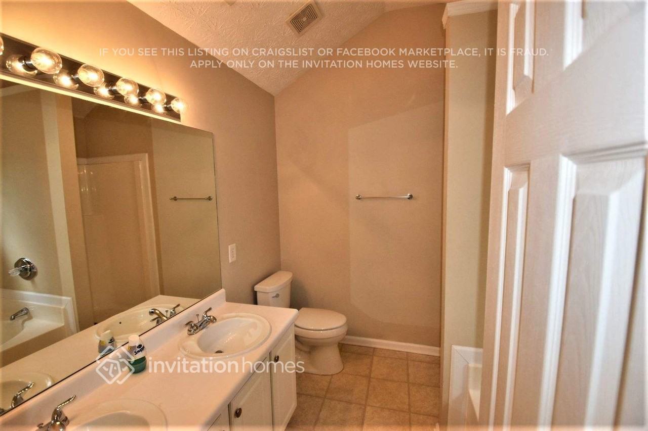 4835 Daintree Ct - Photo 5 of 8