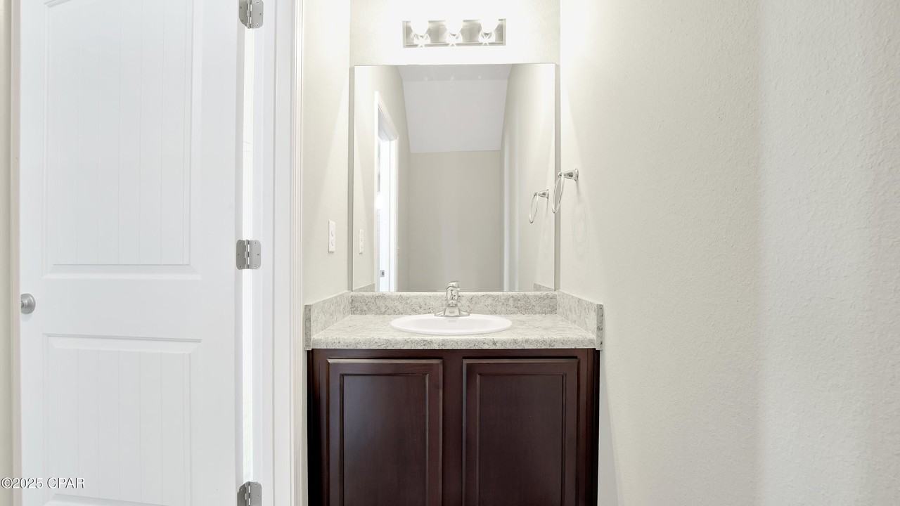 5809 Bay Pl - Photo 4 of 29