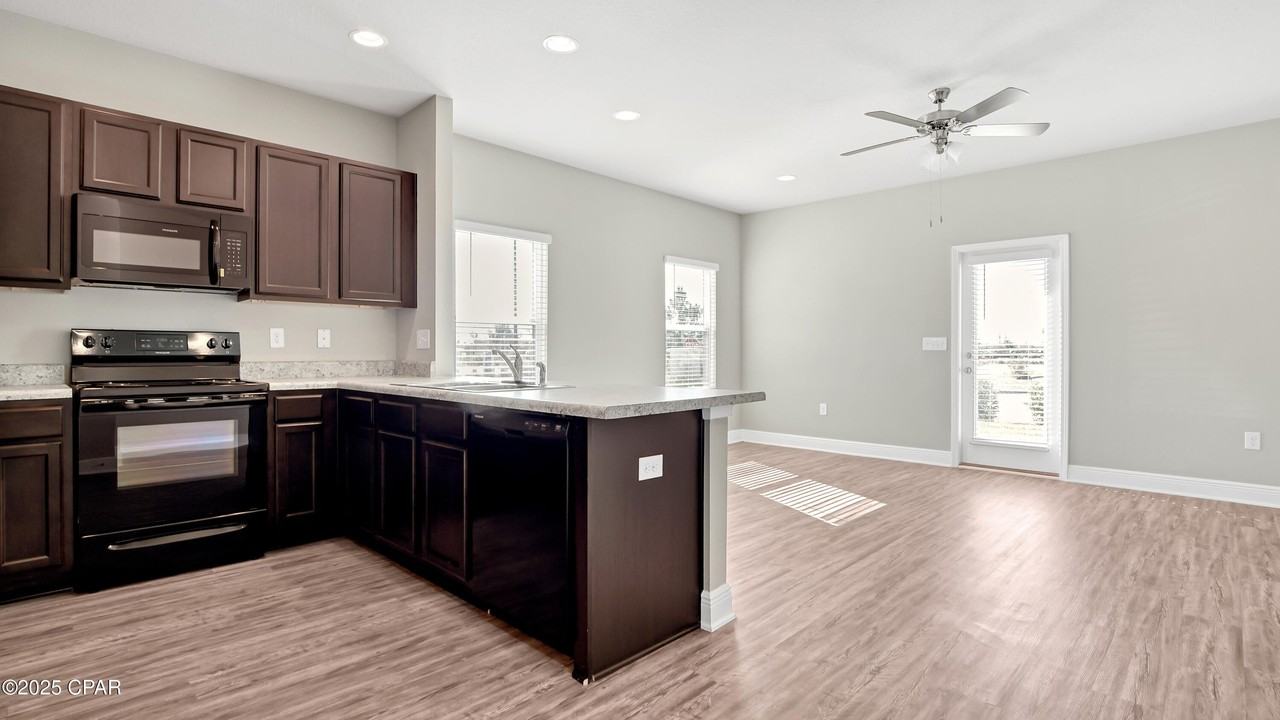 5809 Bay Pl - Photo 6 of 29