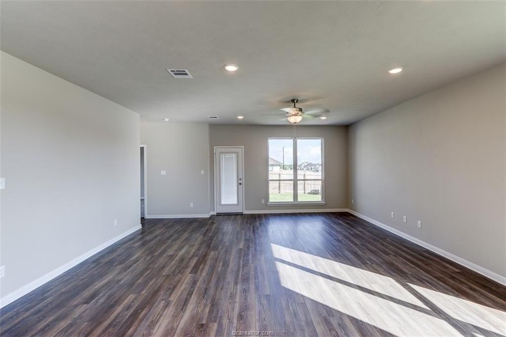 1937 Viva Rd - Photo 7 of 25