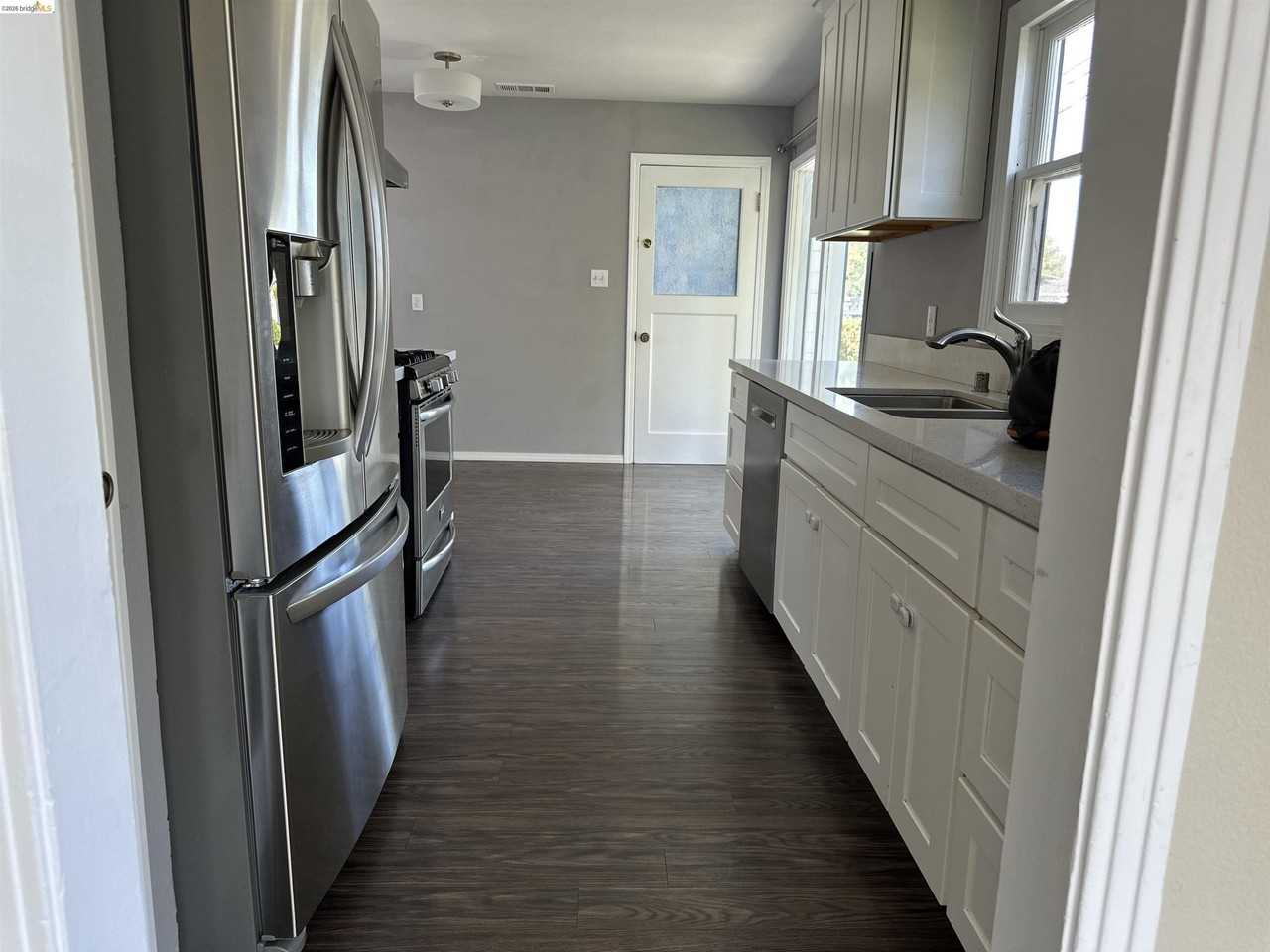 1903 Jacqueline Way - Photo 4 of 15