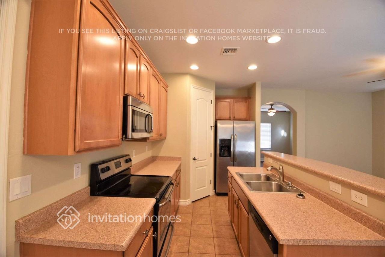 254 S Aaron - Photo 5 of 17