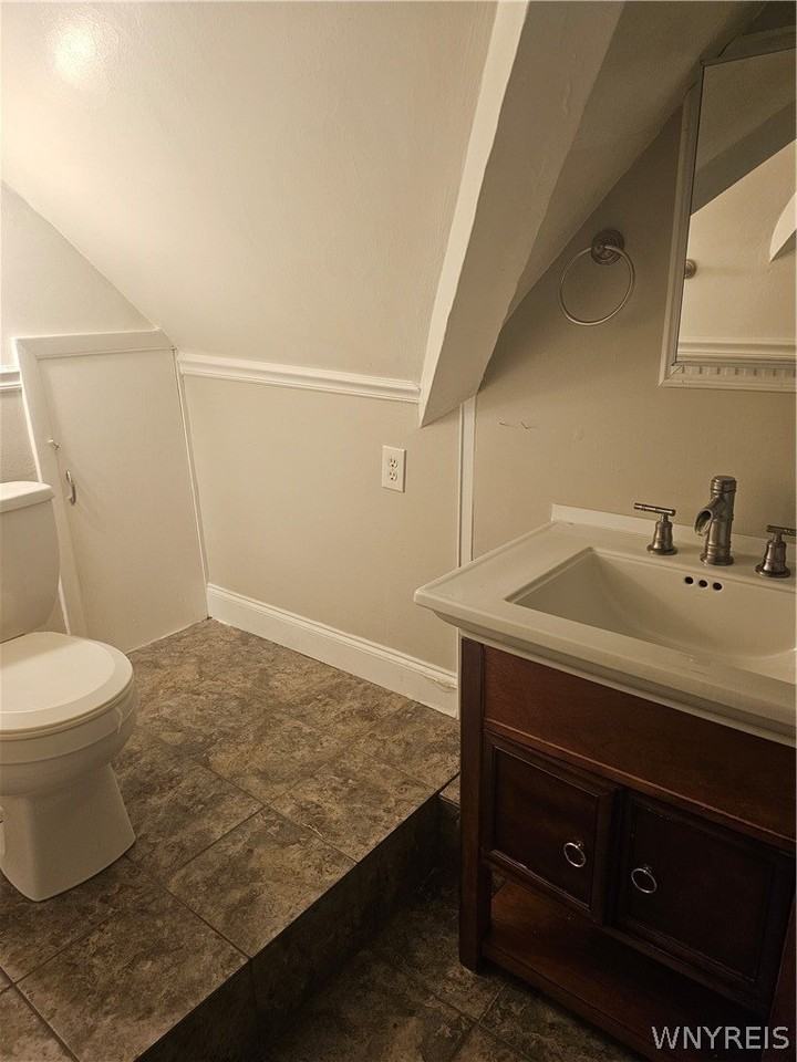 530 W Ferry St Unit N - Photo 4 of 11