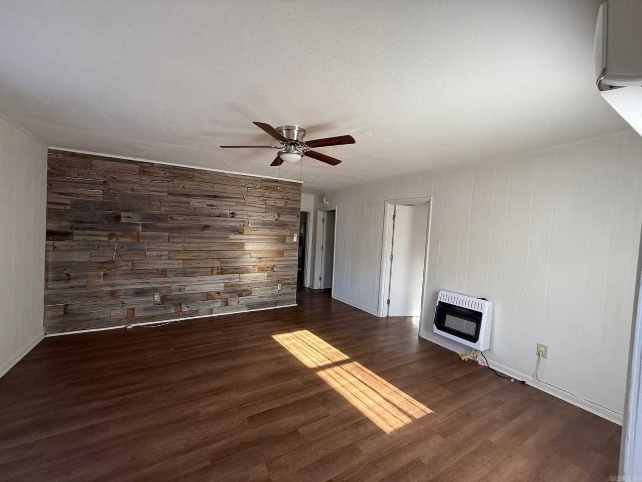 815 N Main St - Photo 2 of 10