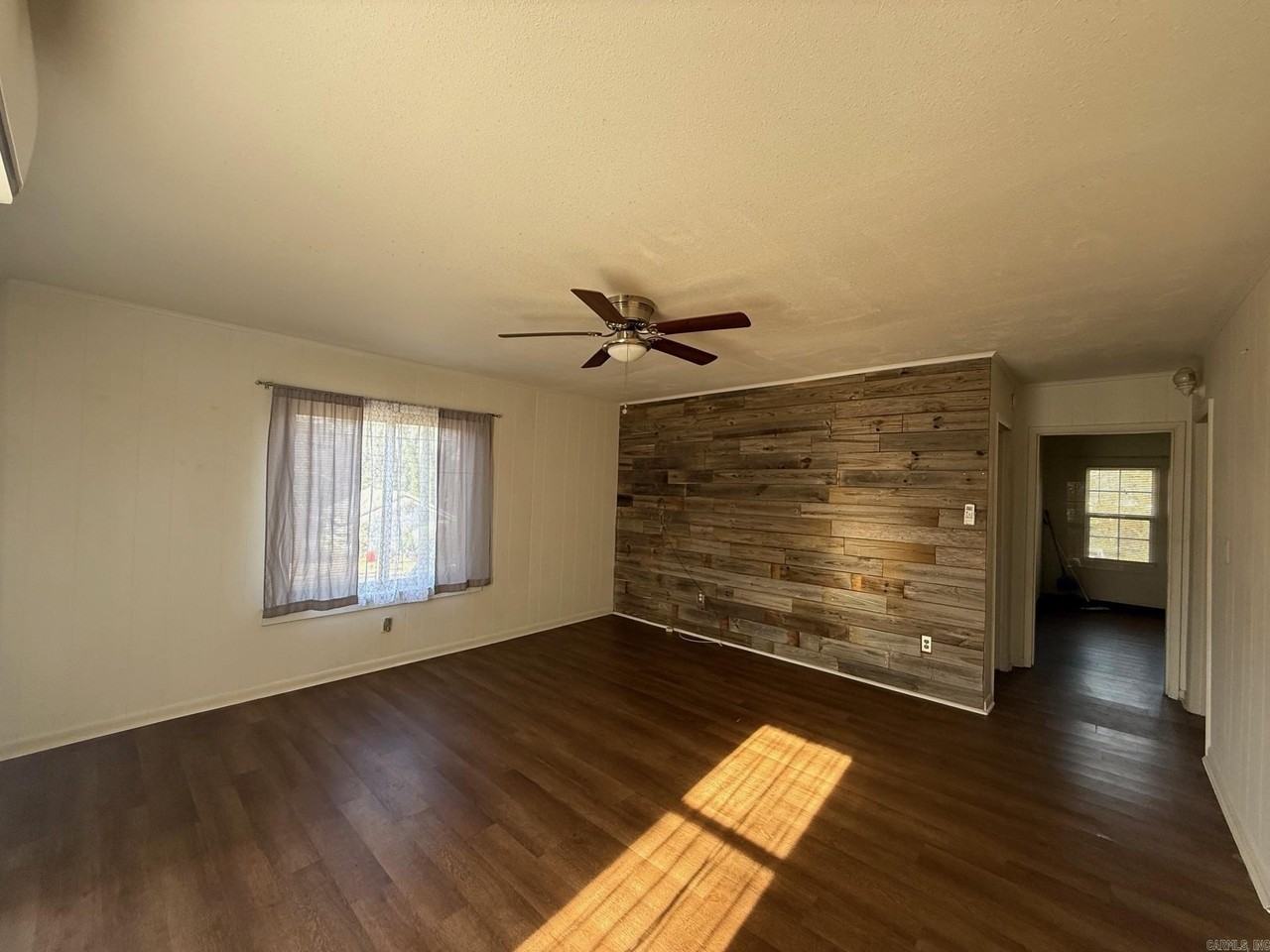 815 N Main St - Photo 3 of 10