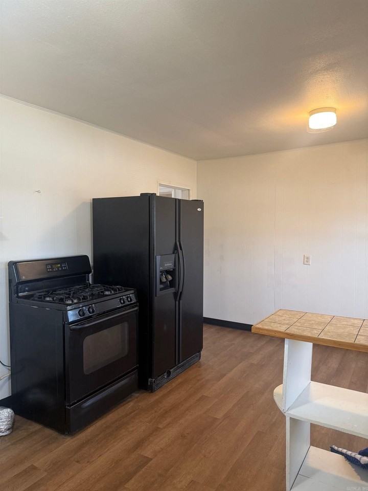 815 N Main St - Photo 6 of 10