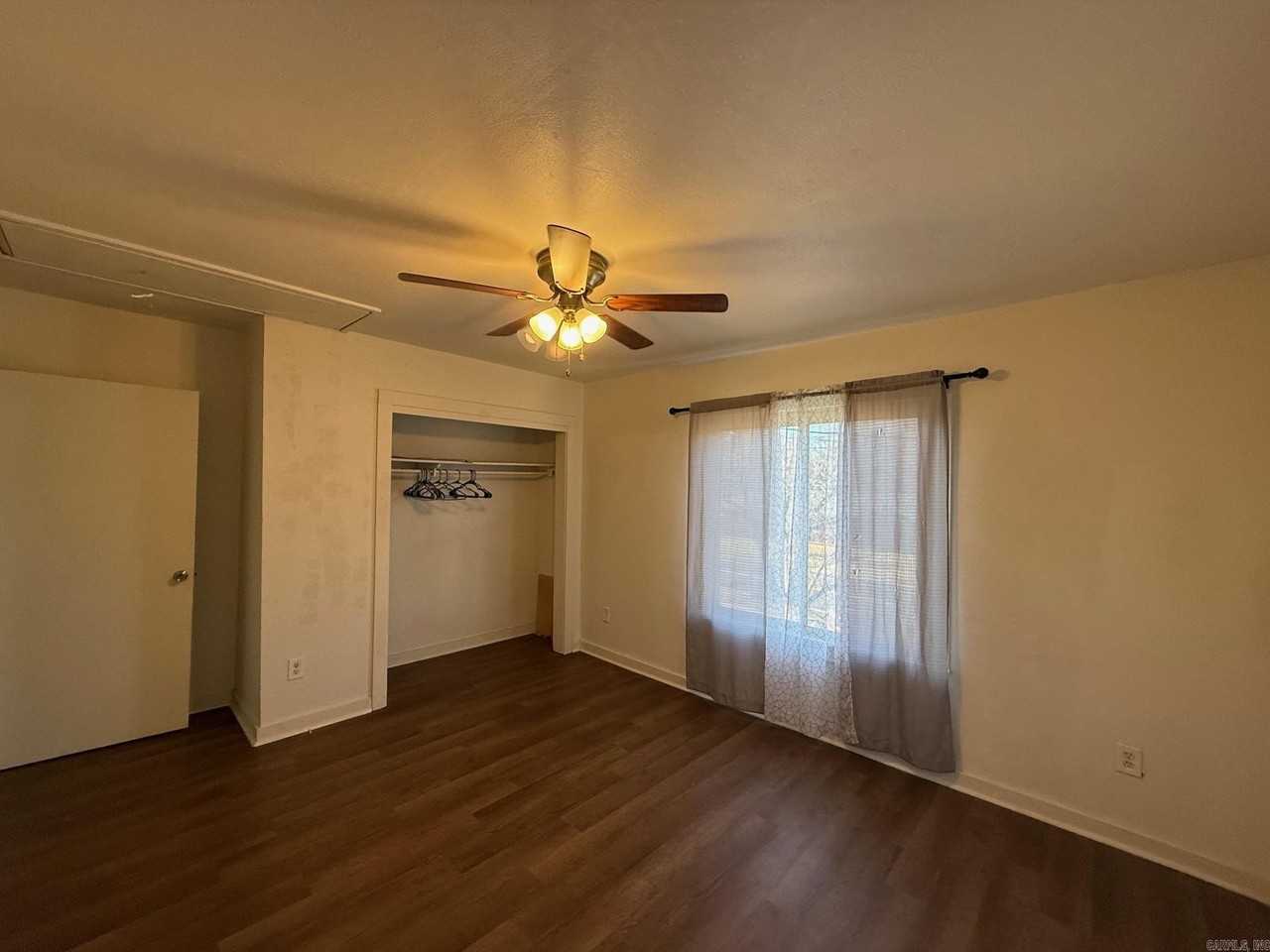 815 N Main St - Photo 7 of 10