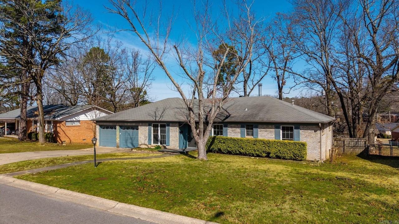 8210 Leatrice Dr - Photo 5 of 50