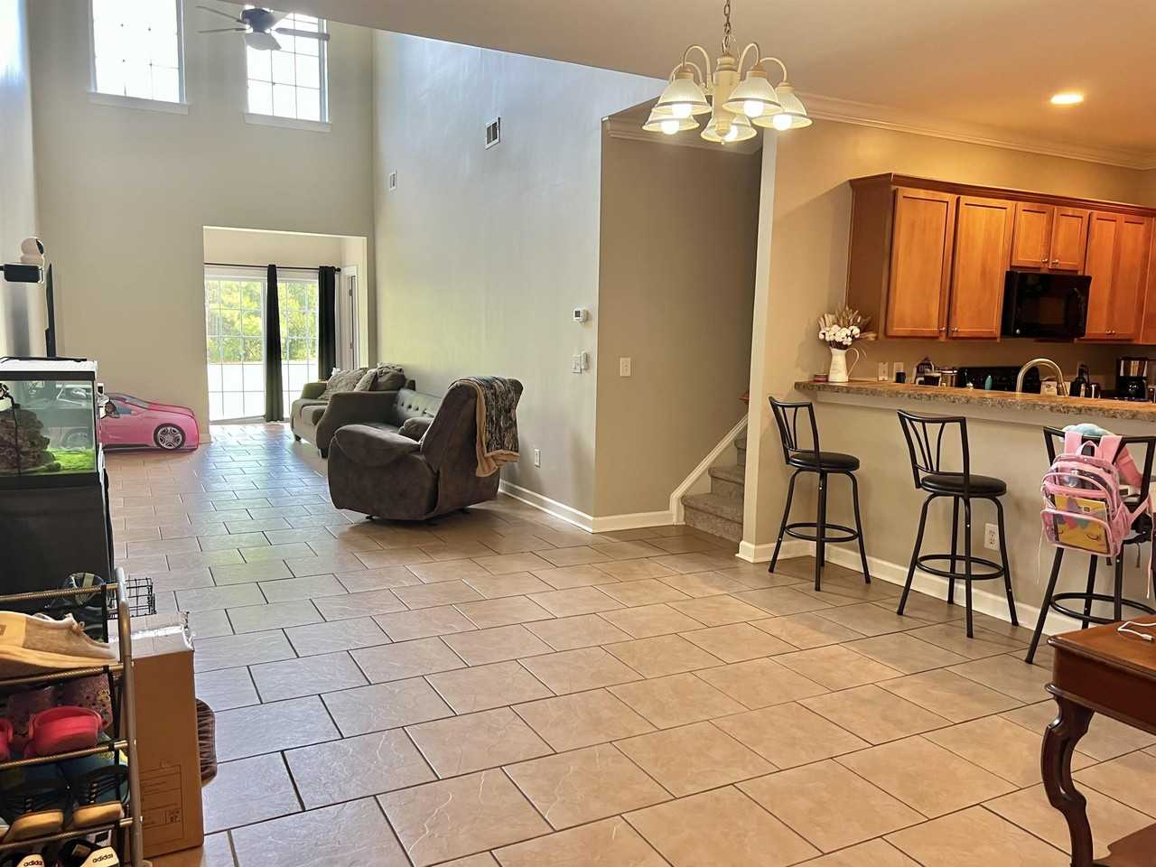 1062 Fairway Ln - Photo 3 of 15