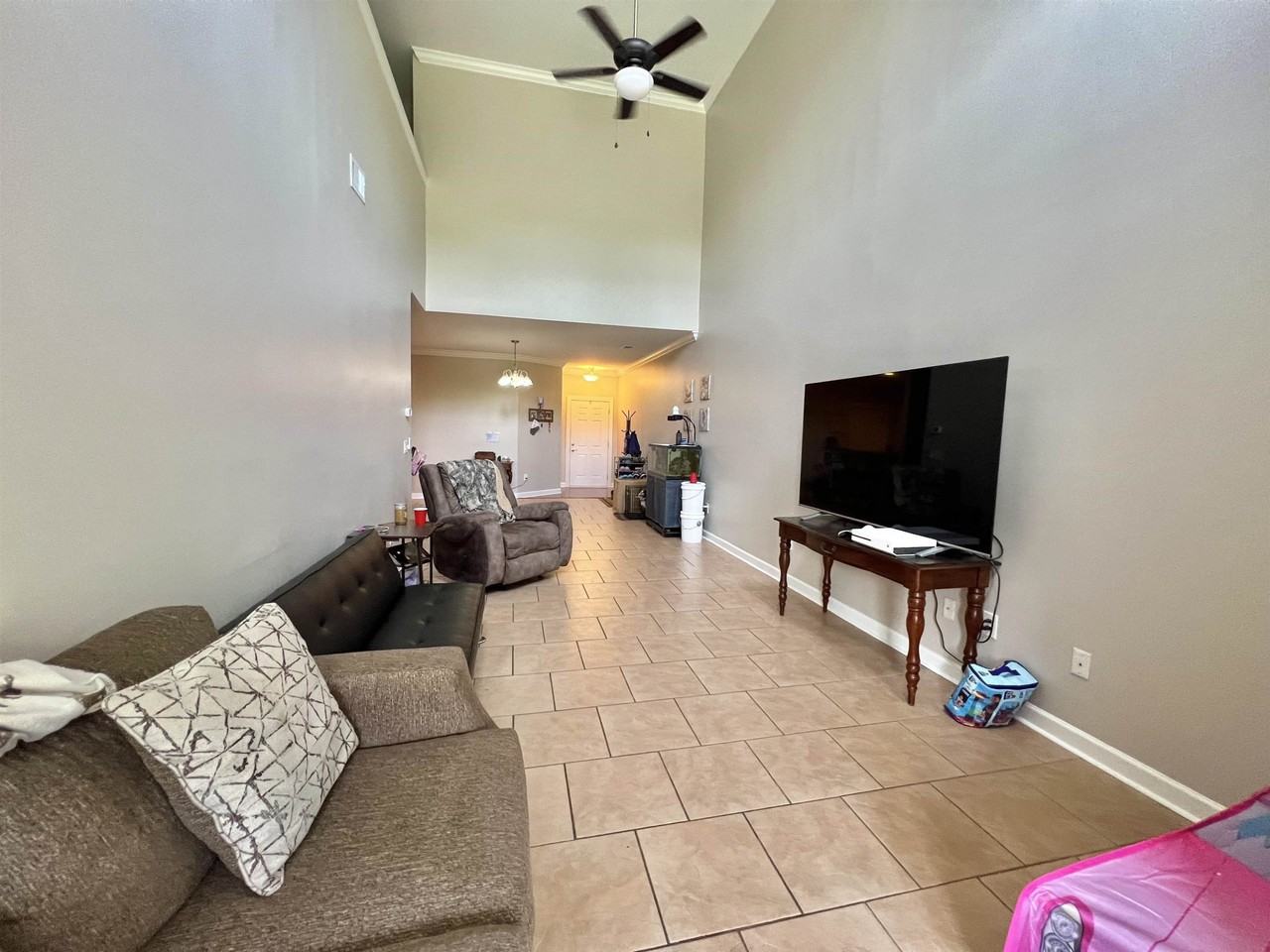 1062 Fairway Ln - Photo 6 of 15