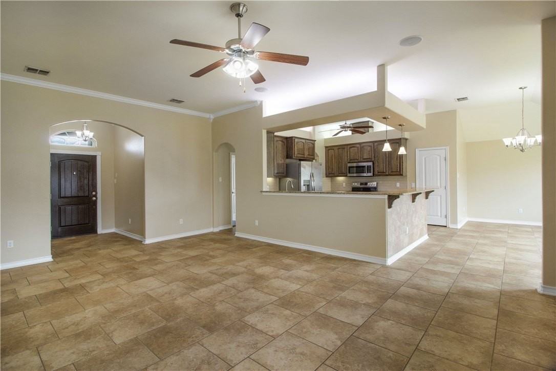 3825 Kangaroo Ct - Photo 7 of 31