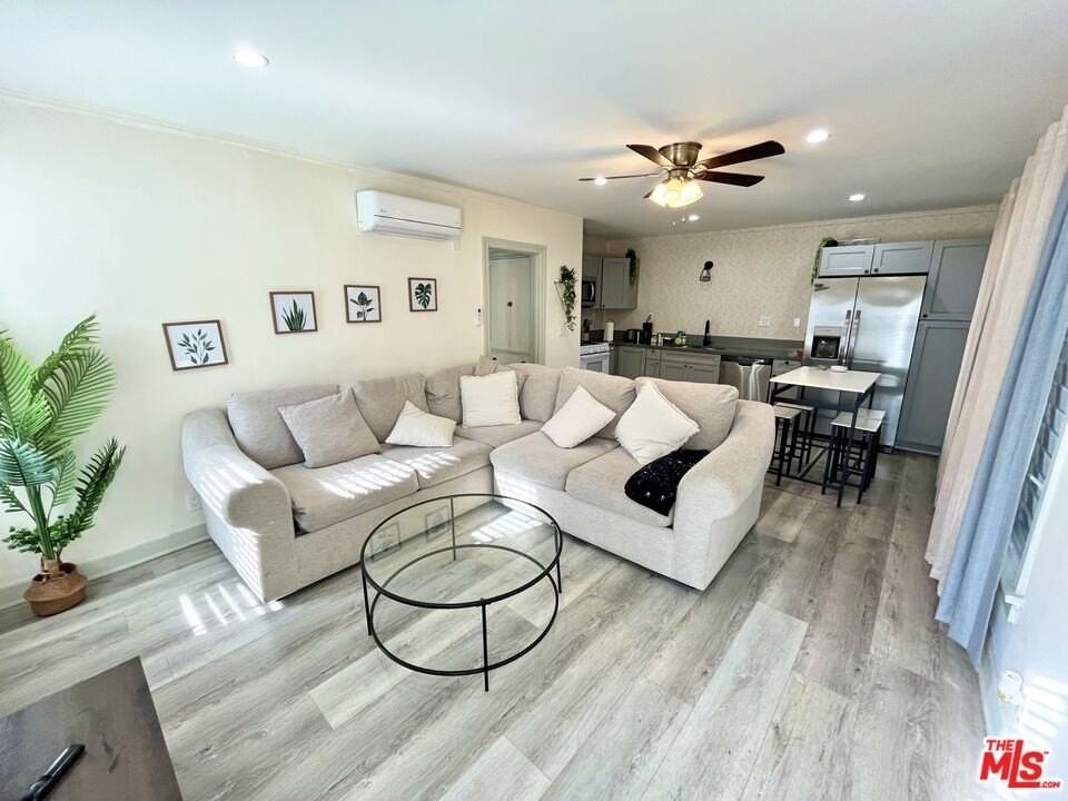 1205 N Orange Grove Ave - Photo 3 of 25